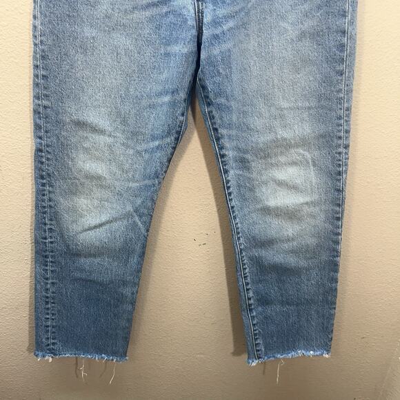 LEVI'S Wedgie Straight Fit Jeans Size 28X25.5 Denim Premium High Rise Button Fly - Picture 3 of 8